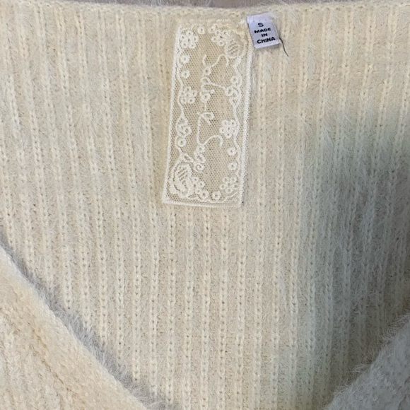 Sadie & Sage Fuzzy Pearl Button Cardigan/Top Size Small - Picture 4 of 8